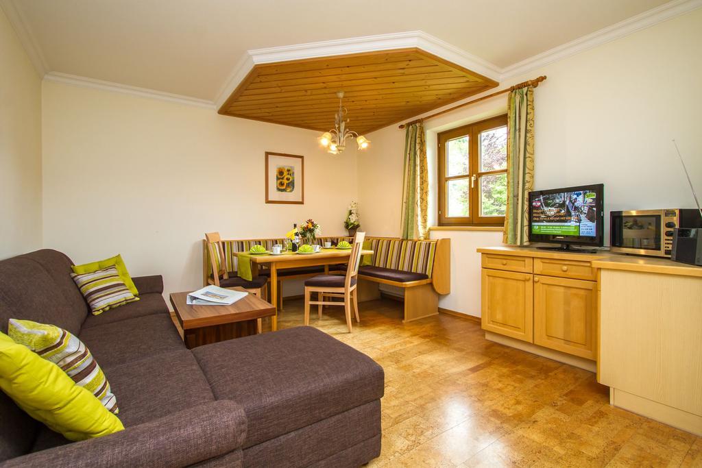 Ferienhaus Niedermoser 레오강 객실 사진